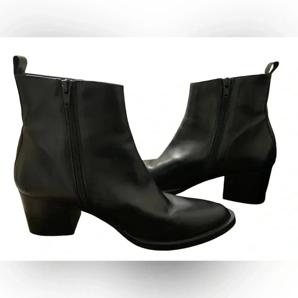 Intentionally Blank Black Boots